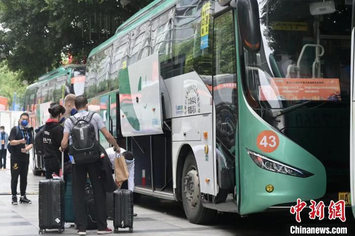 据意大利天空体育报道，罗马希望在冬季转会期租借引进一名新中卫。